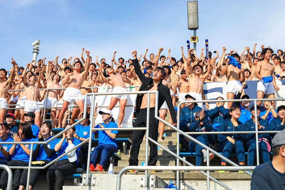 フォトグラファーsayaの作品 - カフェ｜温かみのあるカフェ空間の雰囲気を切り取った一枚